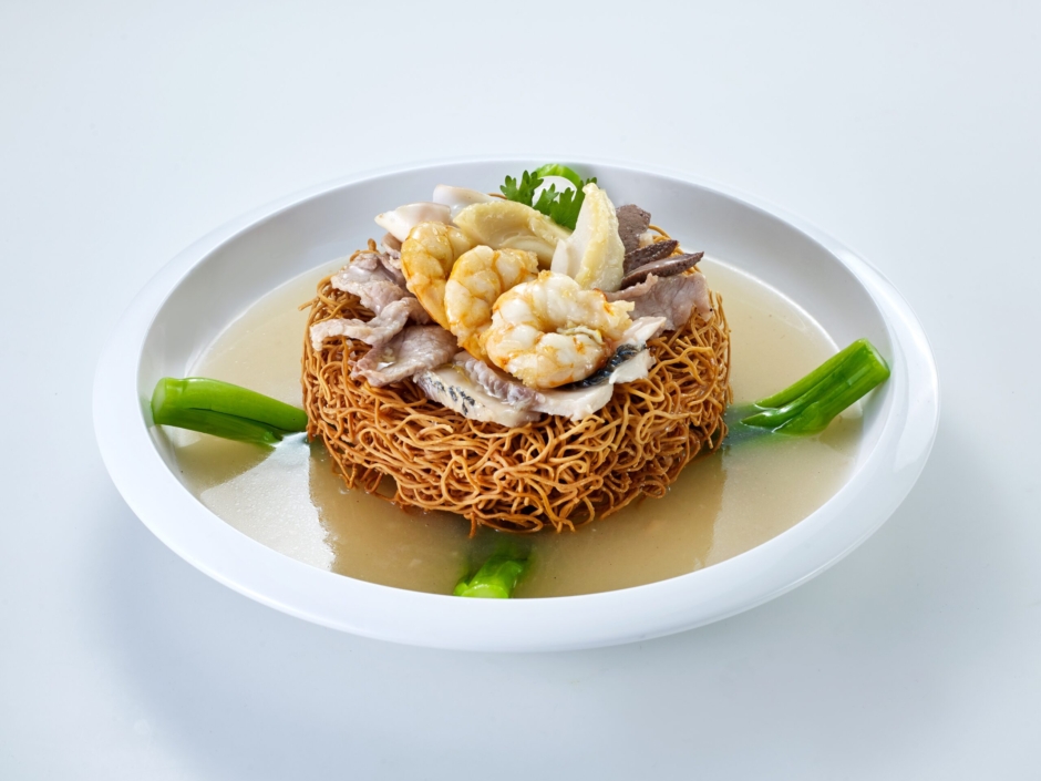 Fried Crispy Noodle with Mixed Seafood & Meat